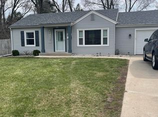 613 Rohda Dr, Waterford, WI 53185