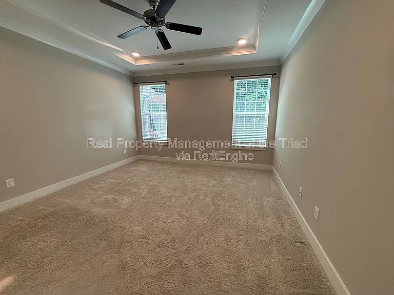 410 Salem Grace St — Photo 16