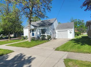 221 Birch Ave N, New Richland, MN 56072