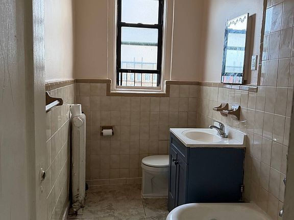 5th image of 140-30 Sanford Ave #5B