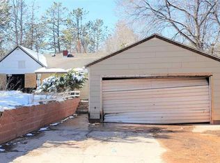 2044 Sioux Ave, Hot Springs, SD 57747