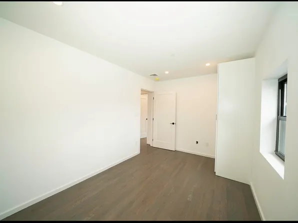 20-03 Steinway Street 1 image 3 of 13