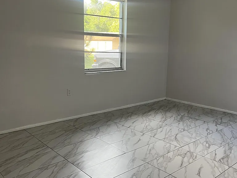1304 Louis Ct #1 — Photo 22