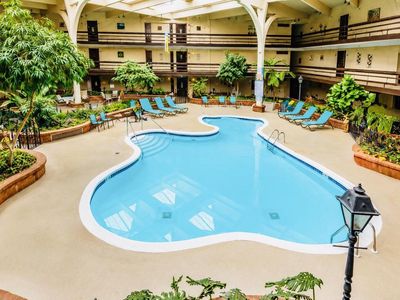 5200 S Tuckaway BOULEVARD #300, Greenfield, WI, 53221