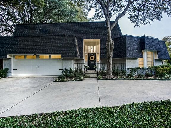 2nd image of 1212 N Oak Cliff Blvd