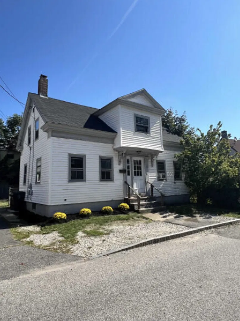 Charming 3-Bedroom Historic Home with Modern Comforts in Prime Saco Location 43 Green St — Photo 1