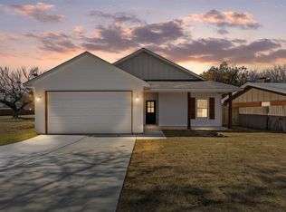 1927 N Wilhite St, Cleburne, TX 76031