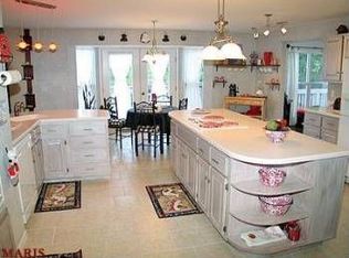 4968 Country Club Dr, High Ridge, MO 63049