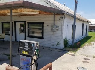 201 S 1st St, Leroy, TX 76654