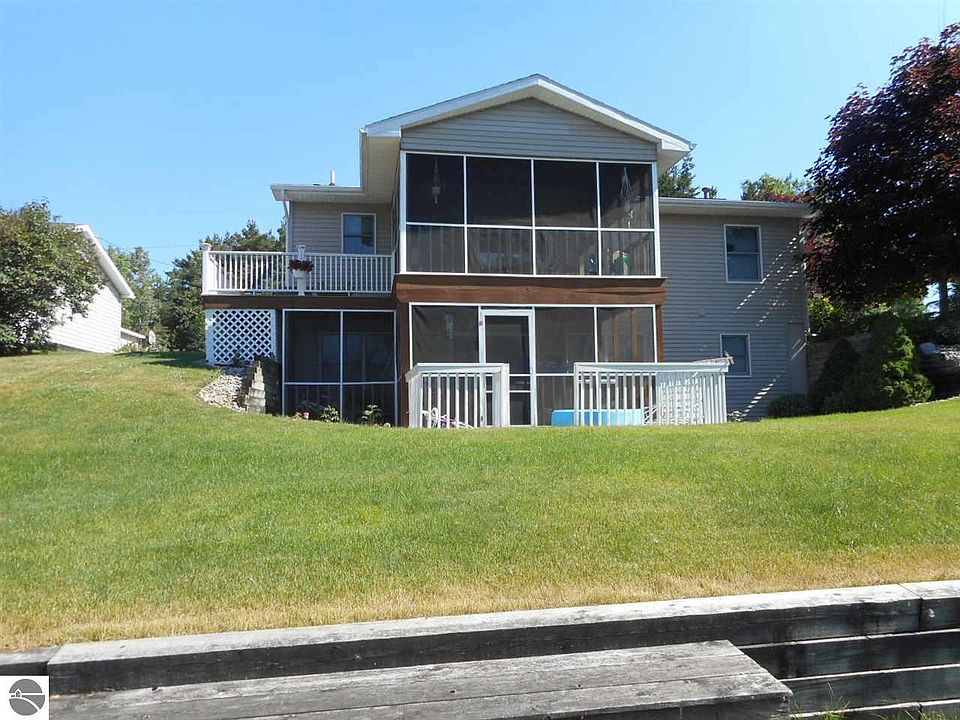 1st image of 3888 Pine Trail Dr