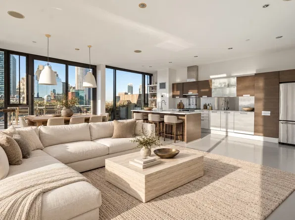 346 Congress St #Penthouse 701, Boston, MA 02210