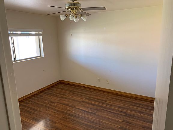 5th image of 2902 E Vista Dr