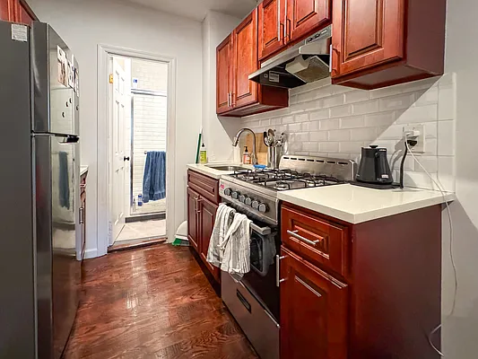 Rented by Voro, LLC | media 12