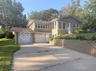 1171 Ingerson Rd, Arden Hills, MN 55112