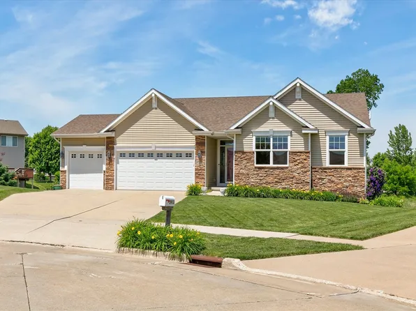 5912 NW 92nd Ct, Johnston, IA 50131