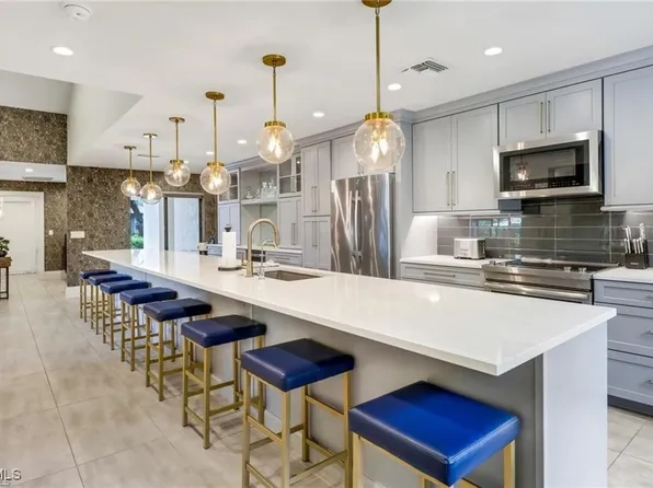 27052 Kindlewood Ln, Bonita Springs, FL 34134