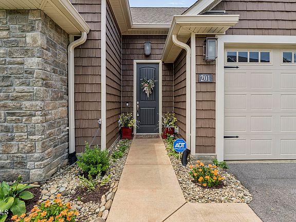 3rd image of 1120 Miller Dr #201