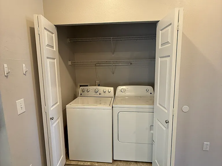 2127 NW Pacific Yew Pl — Photo 5