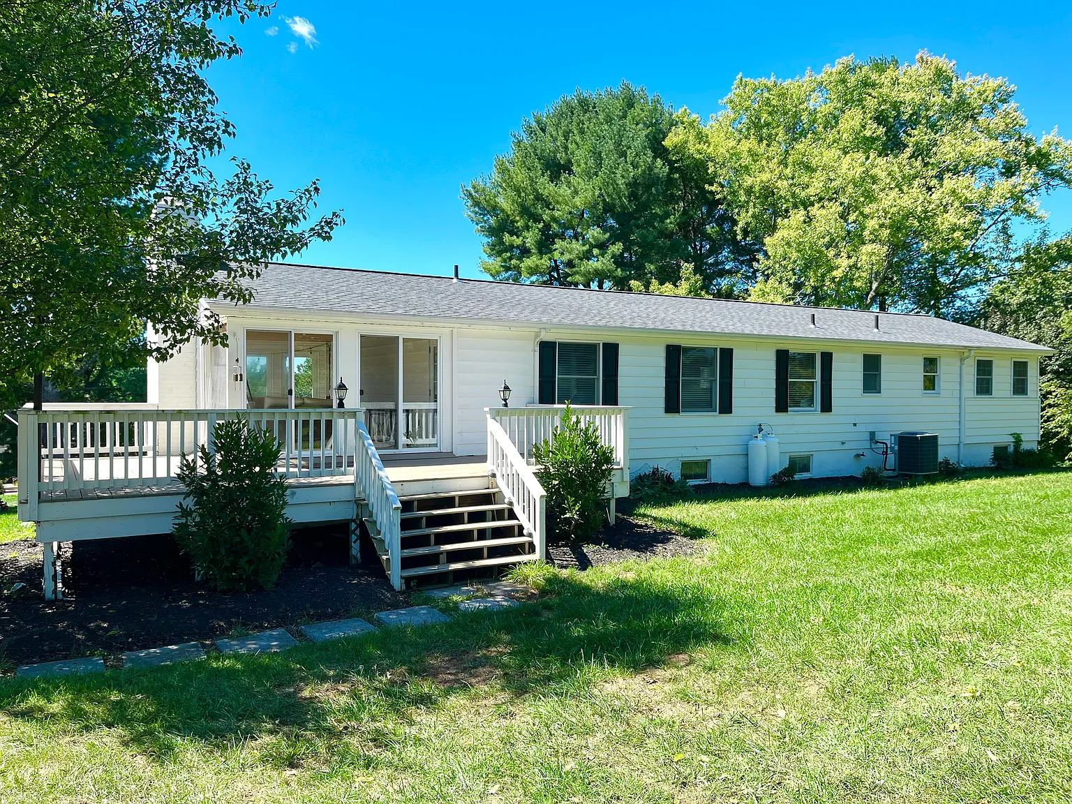 35104 Snickersville Tpke photo 1