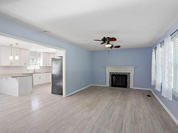 4th image of 4830 Kendridge Dr