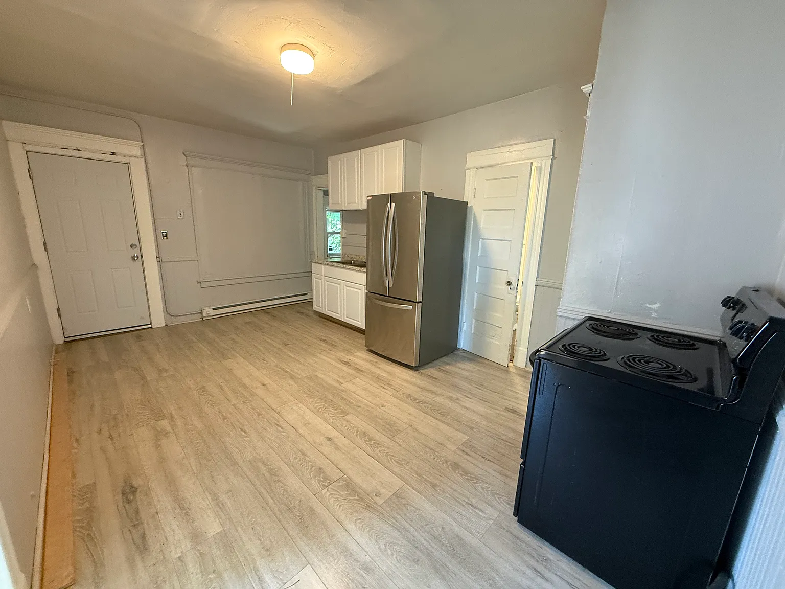 3 bed, 1000 sqft, $1,500 — Photo 4