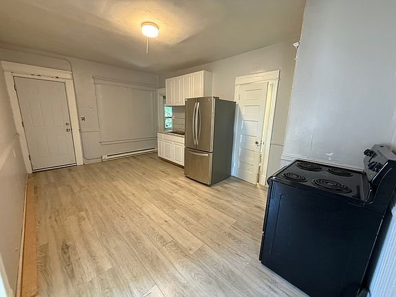 4th image of 77 Wall St #3