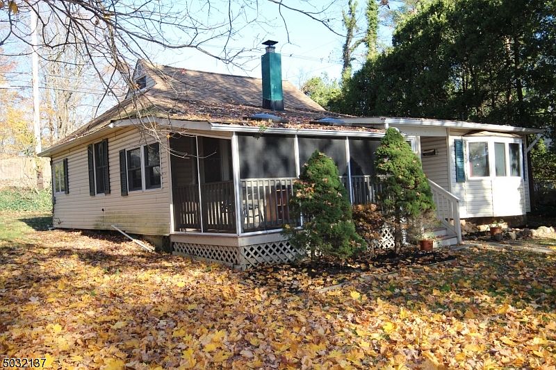 2nd image of 98 Reinman Rd