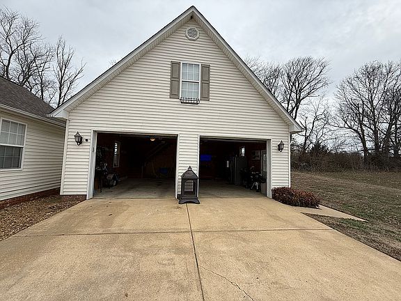 4th image of 172 Lakeview Dr