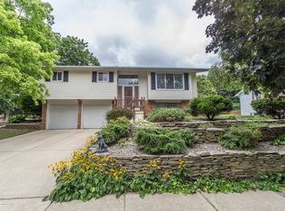 501 Lambert Dr, Saint Johns, MI