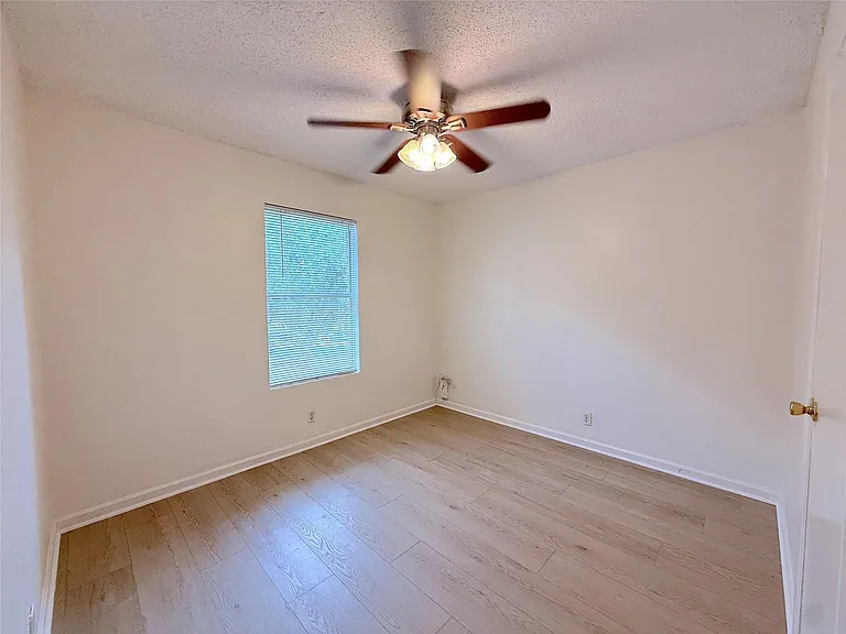 9900 Hundred Oaks Cir #A — Photo 16