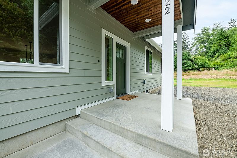 2nd image of 1122 Tecumseh Street