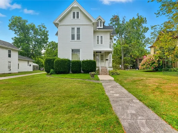 60 E Walnut St, Jefferson, OH 44047