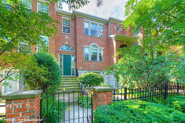 1st image of 824 Shandrew Dr #824