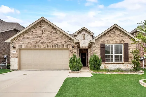 944 Crest Breeze Dr Photo 1