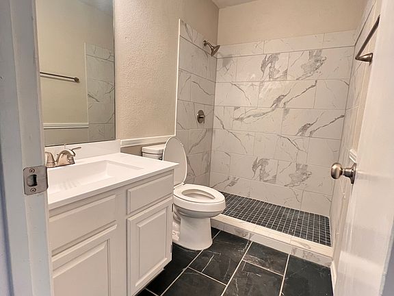 2nd image of 202 Oak Meadow Ln