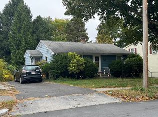 12 Brookline St, Worcester, MA 01603