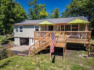 16010 Pine St, Presque Isle, MI 49777