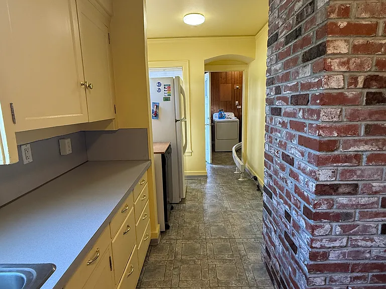 1114 Bay Ave — Photo 14