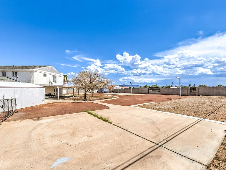 7477 Ullom Dr — Photo 26