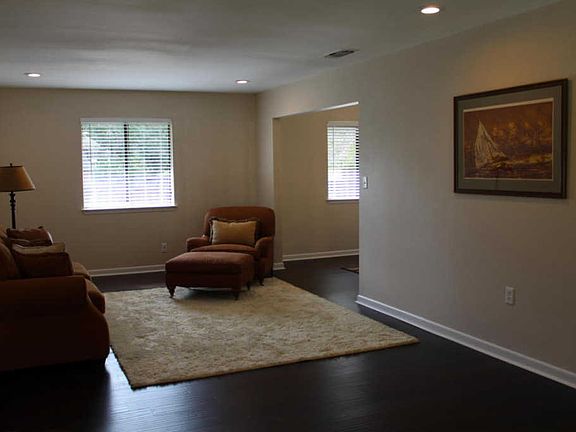 4th image of 106 Lake Lorraine Cir