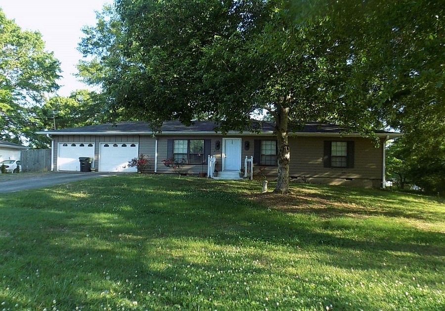 2nd image of 2710 Dellwood Dr