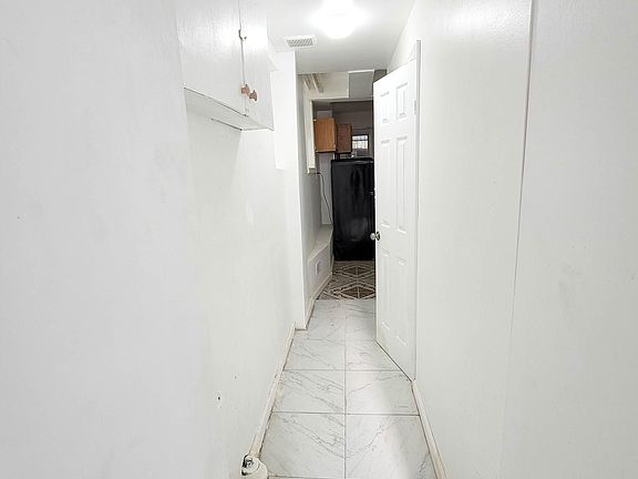 3rd image of 623 Underhill Ave #Basement