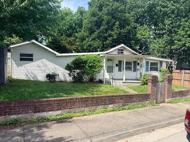 1200 Robertson Ave — Photo 1