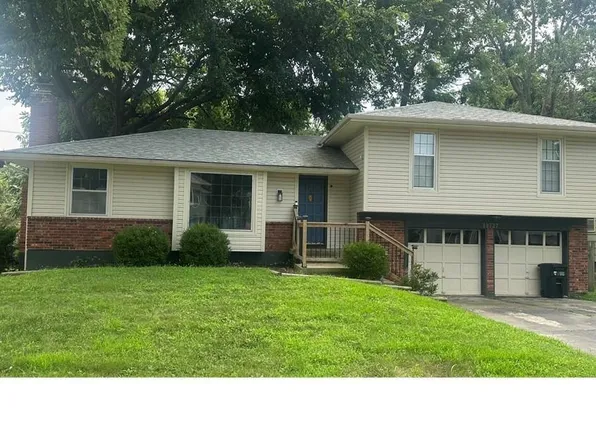 12727 W 100th St, Lenexa, KS 66215