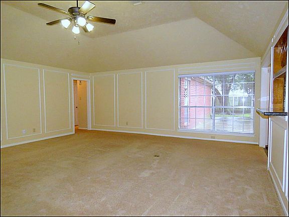 5th image of 15943 Signal Creek Dr