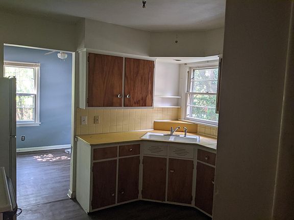 3rd image of 1783 Tanglewood Dr