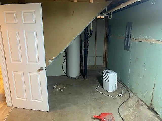 821 Evans Ave — Photo 18