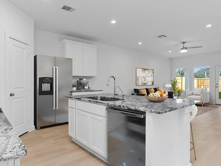 7839 Cavour Dr — Photo 9