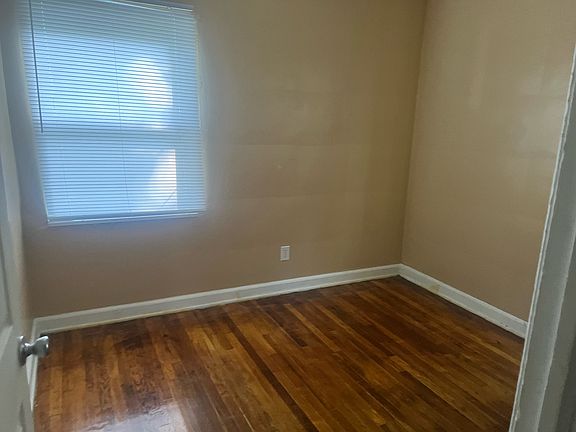 5th image of 15788 Pinehurst St