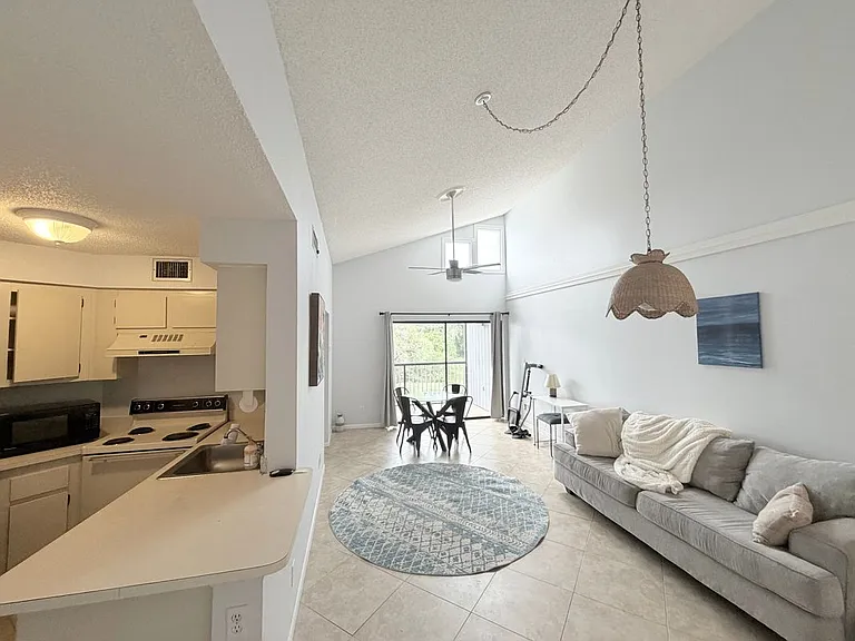 3914 Atrium Dr — Photo 9
